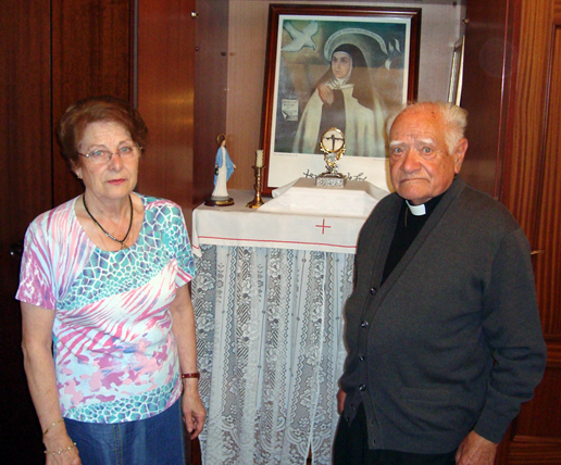 Lucía y el P. Juan José en Torrelavega (España)
